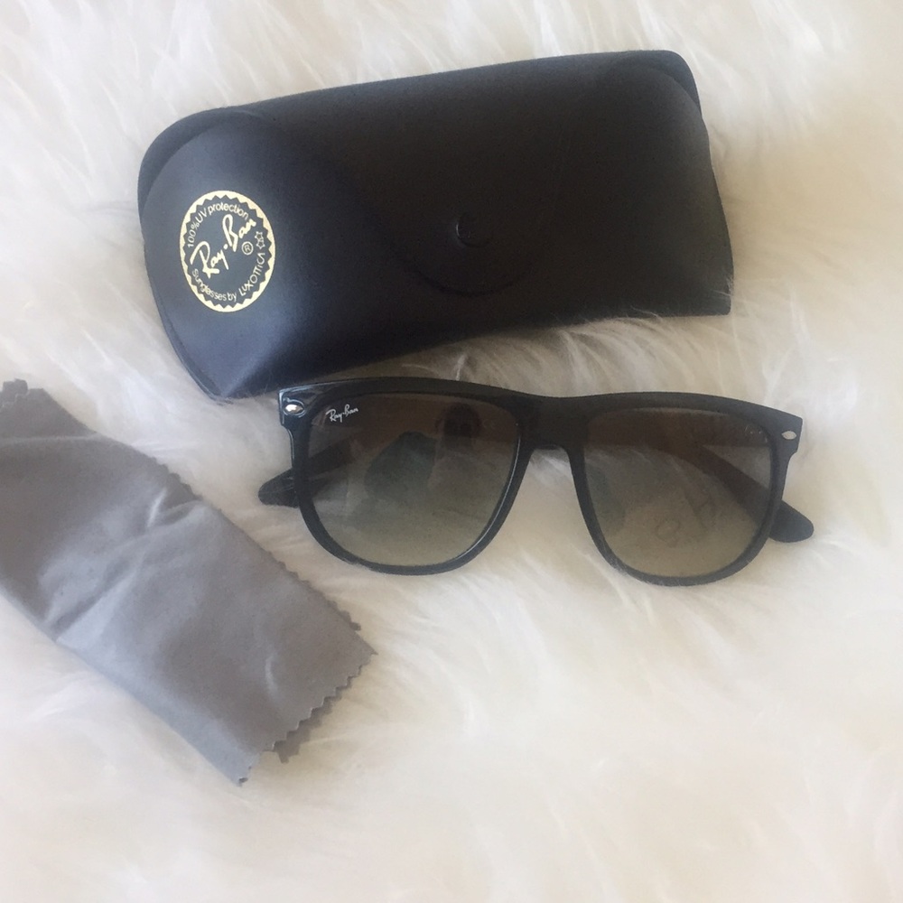 Authentic boyfriend Raybans